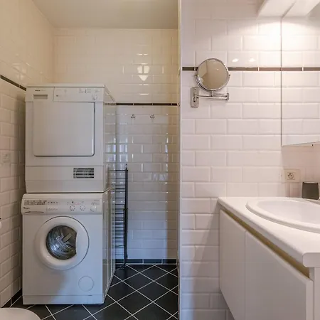 Huswell - On Location In With Parking Appartement *