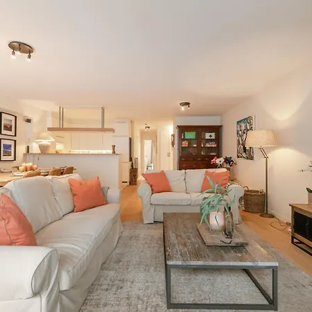 Huswell - On Location In With Parking Appartement