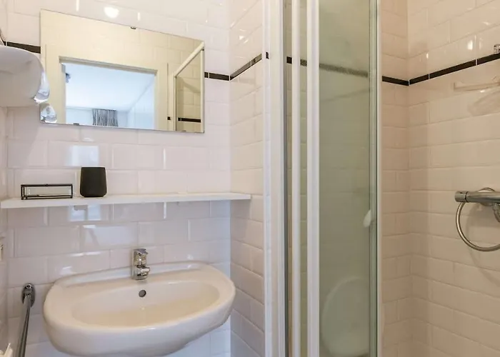 Casiola - On Location In With Parking